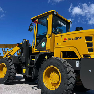 Компактный погрузчик