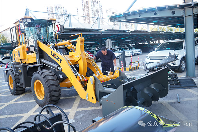 Снегоочистители для фронтальных погрузчиков Снегоочистители для фронтальных погрузчиков